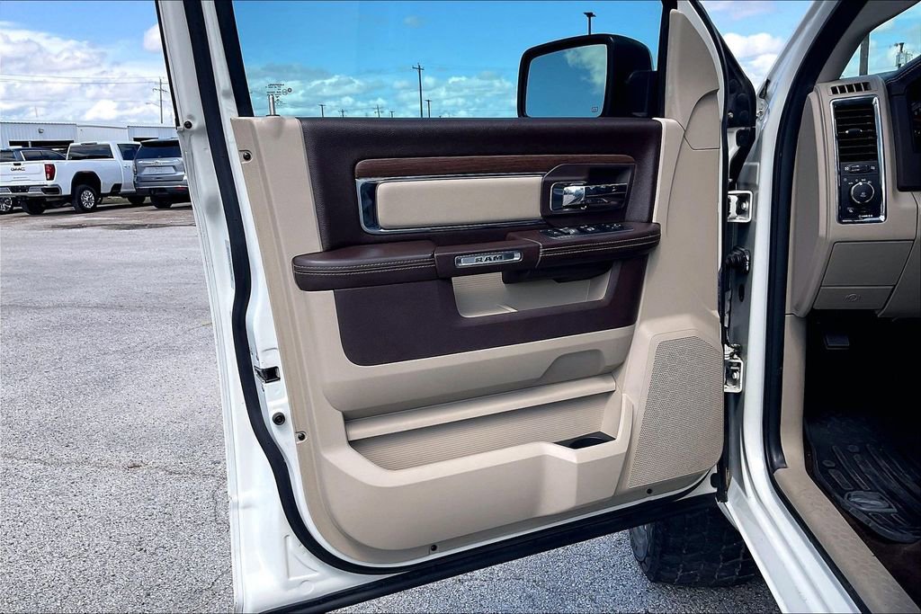 Used 2017 RAM 1500 Laramie w/ Convenience Group AWD/4WD image 17