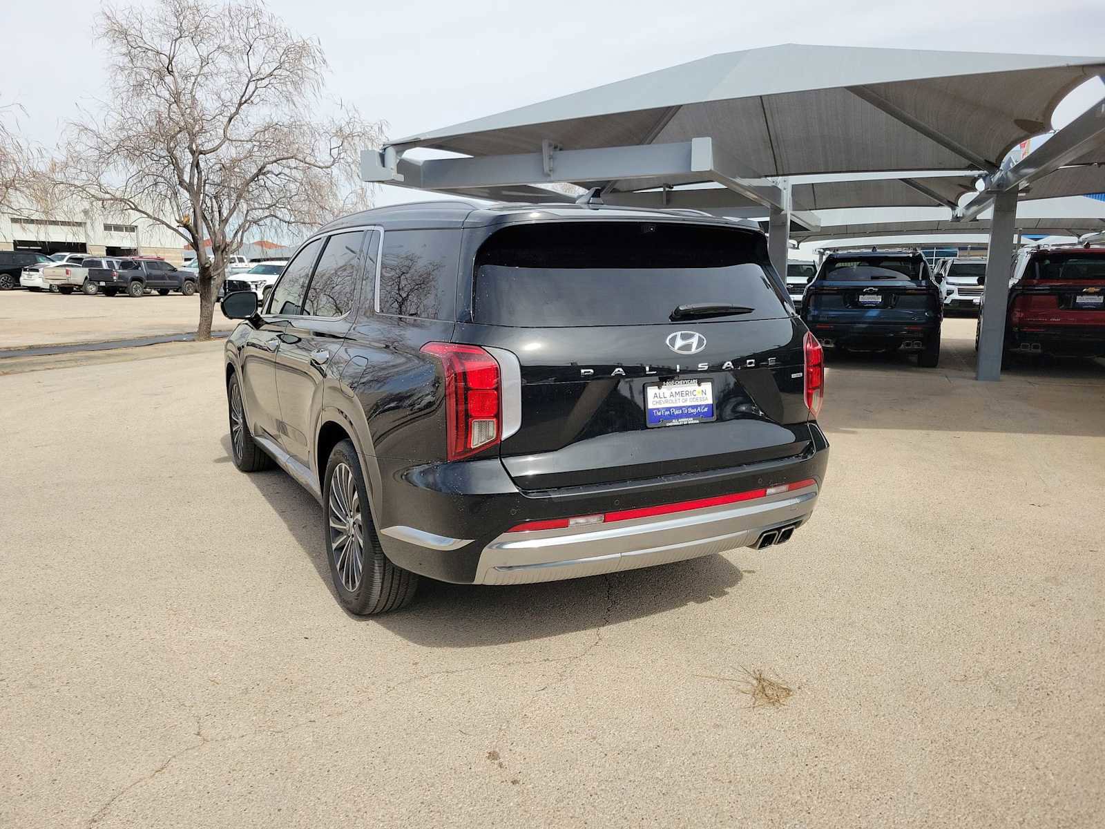 Used 2024 Hyundai Palisade Calligraphy image 6