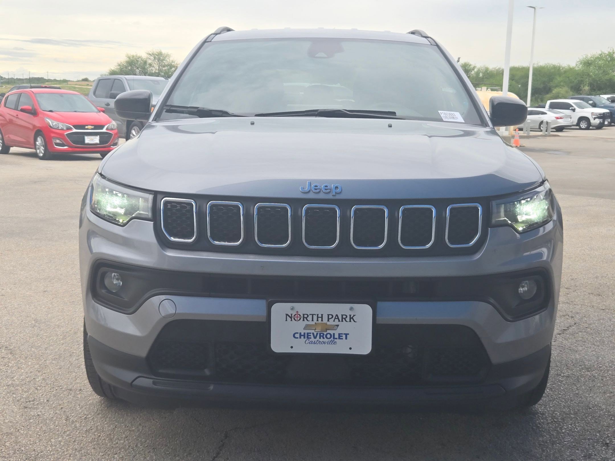 Used 2024 Jeep Compass Latitude AWD/4WD image 8