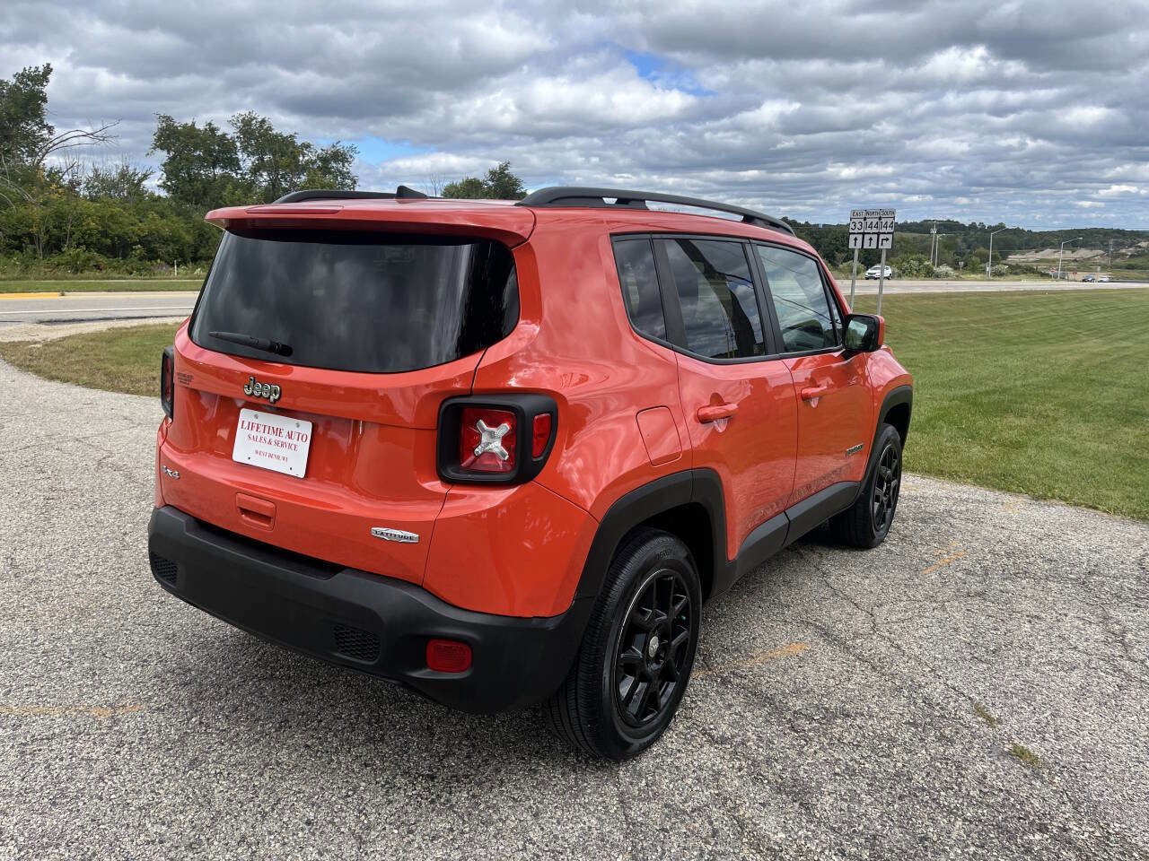 Used 2021 Jeep Renegade Latitude w/ Convenience Group image 5