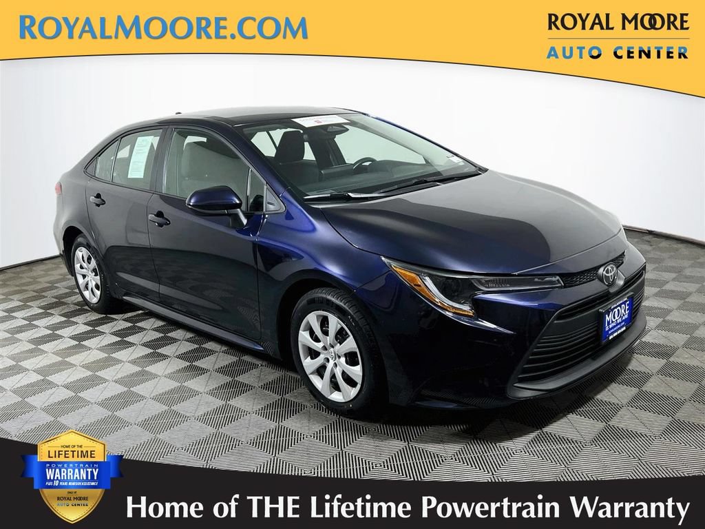 Used 2025 Toyota Corolla LE FWD image 1