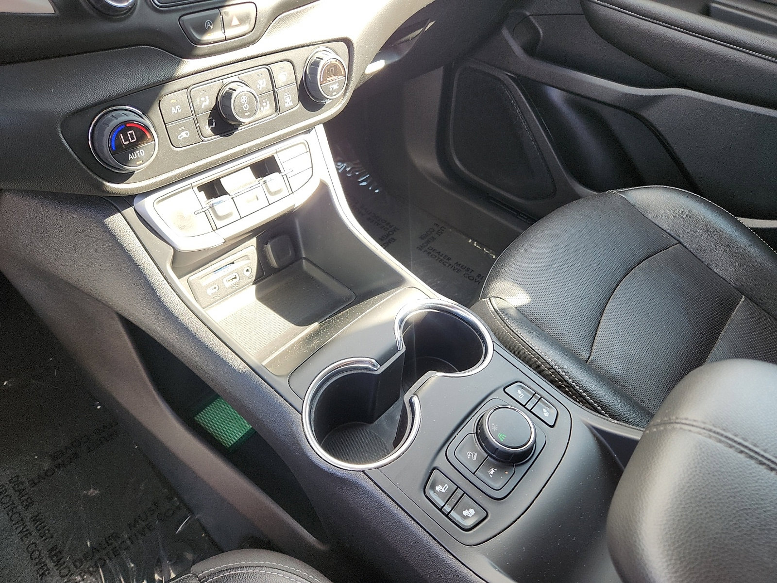 Used 2023 GMC Terrain SLT image 18