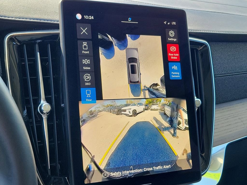 Certified 2025 Volvo XC90 B5 Plus image 32