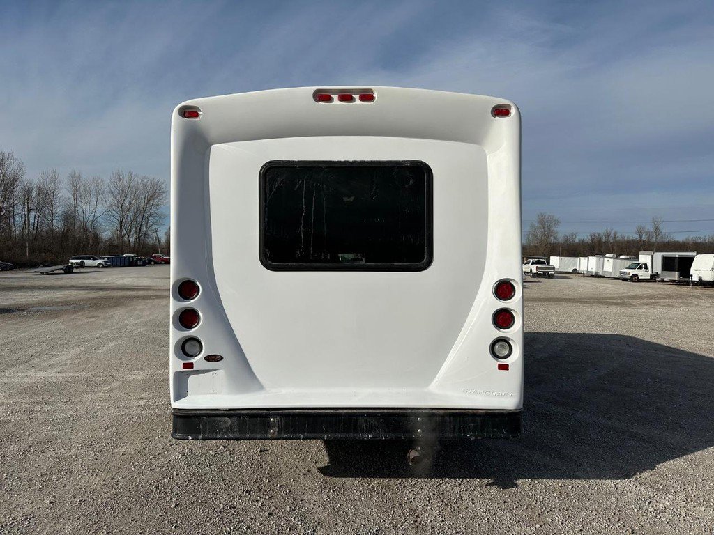 Used 2013 Ford E-450 and Econoline 450 Super Duty w/ Shuttle Bus Prep Pkg image 4