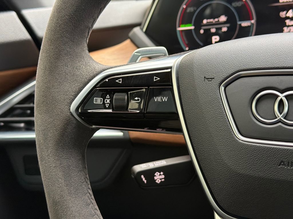 Used 2023 Audi e-tron GT Premium Plus image 26
