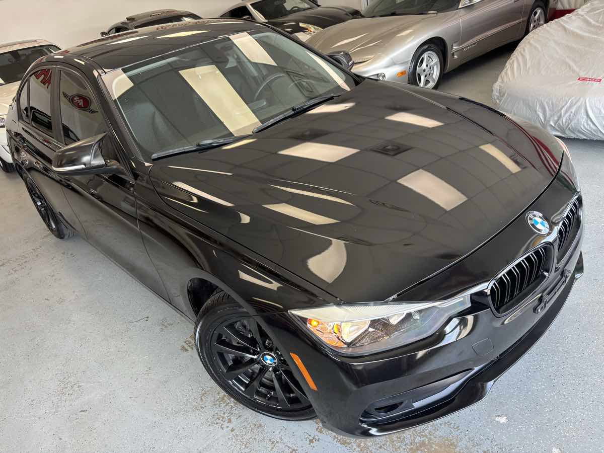 Used 2016 BMW 320i Sedan RWD image 9