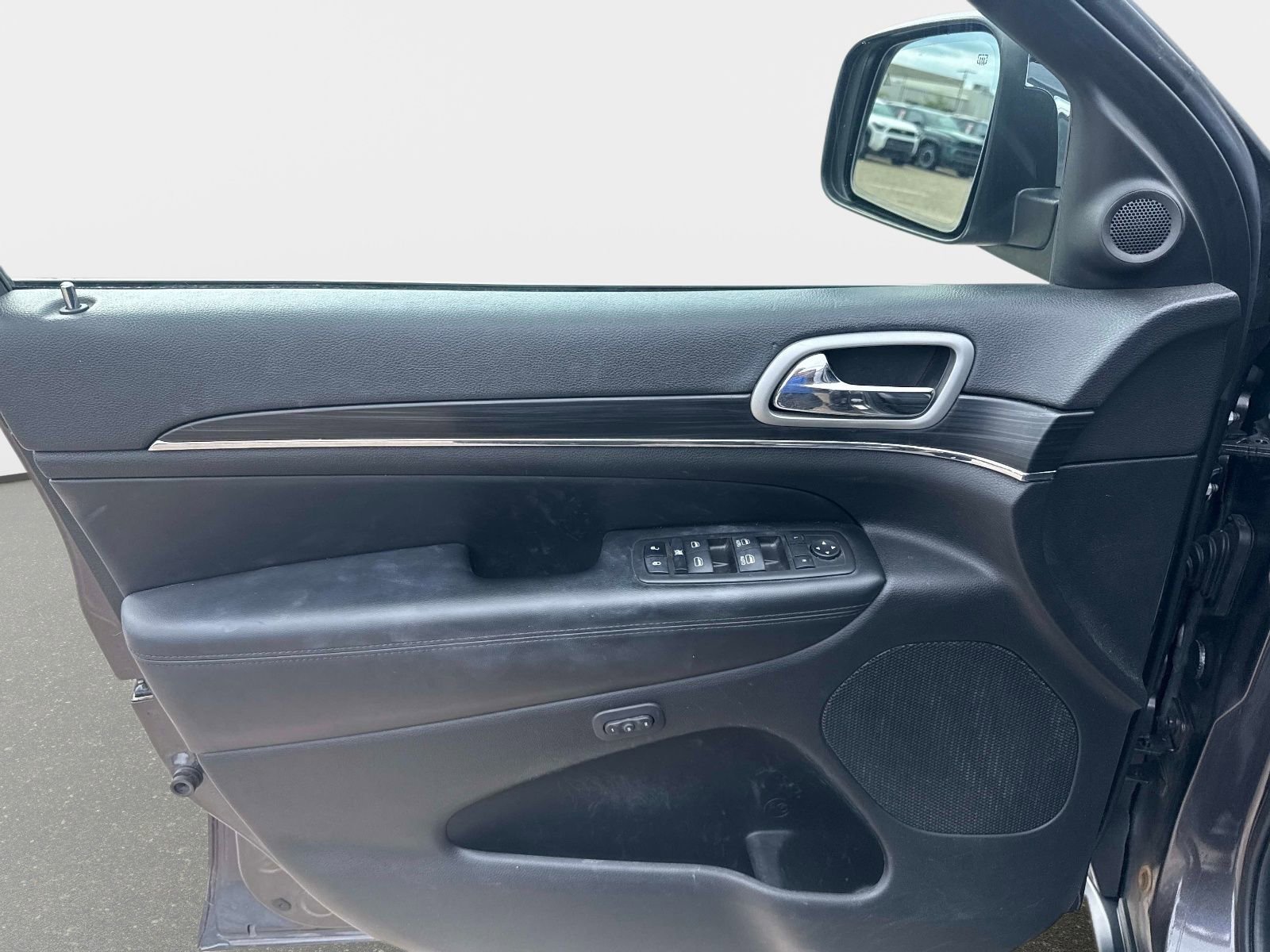 Used 2021 Jeep Grand Cherokee Limited RWD image 17