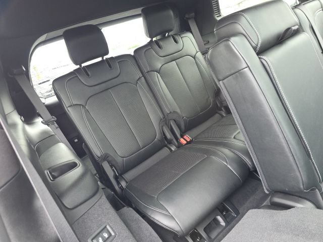 Used 2025 Jeep Grand Cherokee L Overland w/ Advanced Protech Group III AWD/4WD image 56
