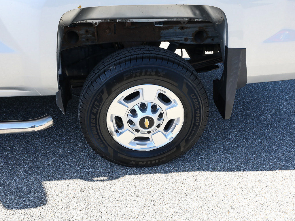 Used 2015 Chevrolet Silverado 2500 LT AWD/4WD image 3