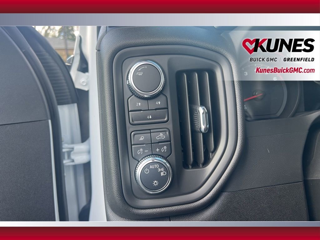 New 2025 GMC Sierra 3500 Pro image 18