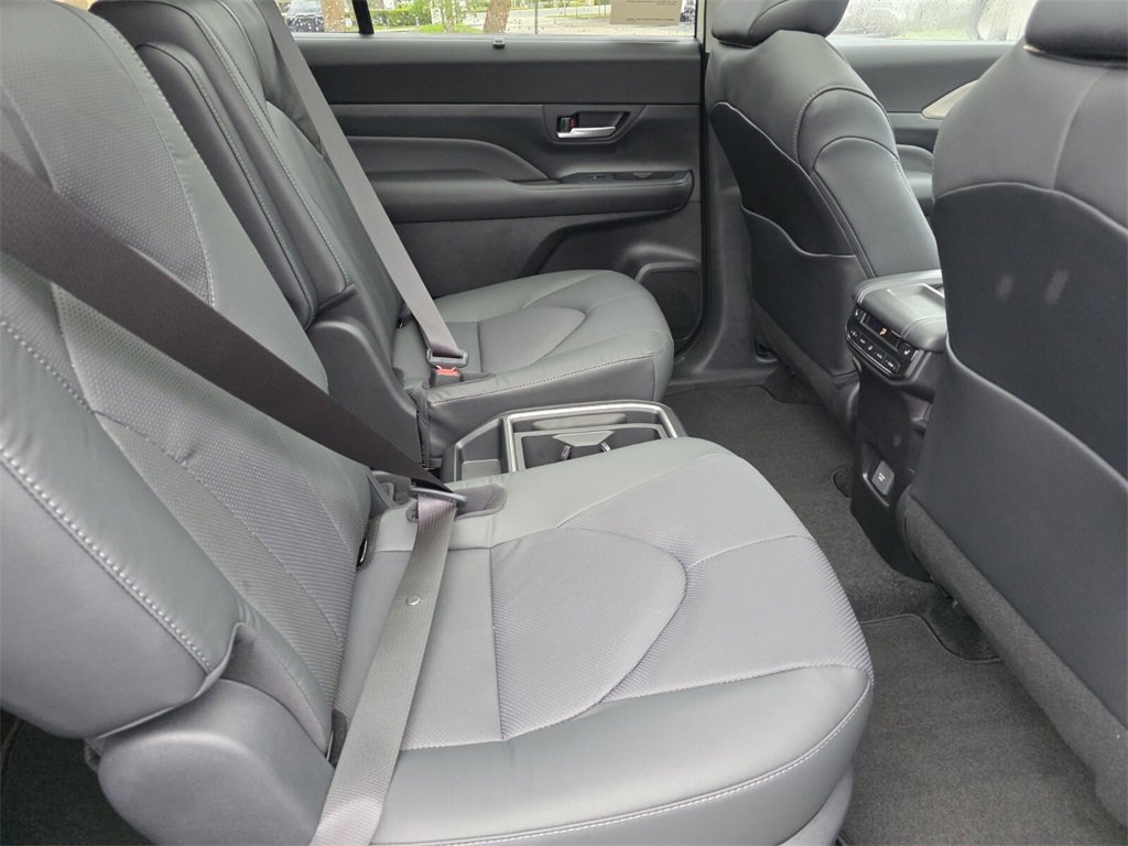 New 2026 Toyota Grand Highlander Limited image 17