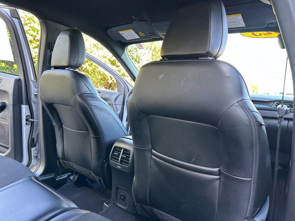 Used 2025 Ford Escape ST-Line Select AWD/4WD image 29
