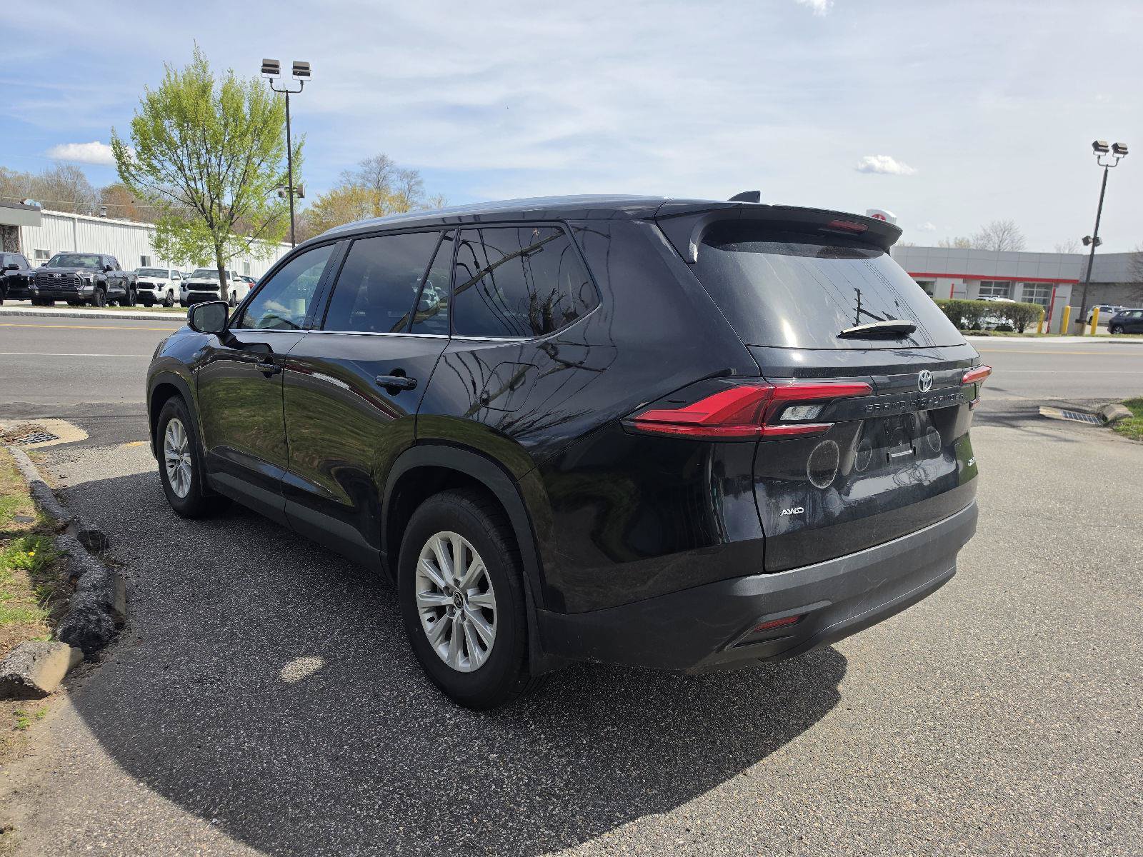 Used 2024 Toyota Grand Highlander AWD image 5