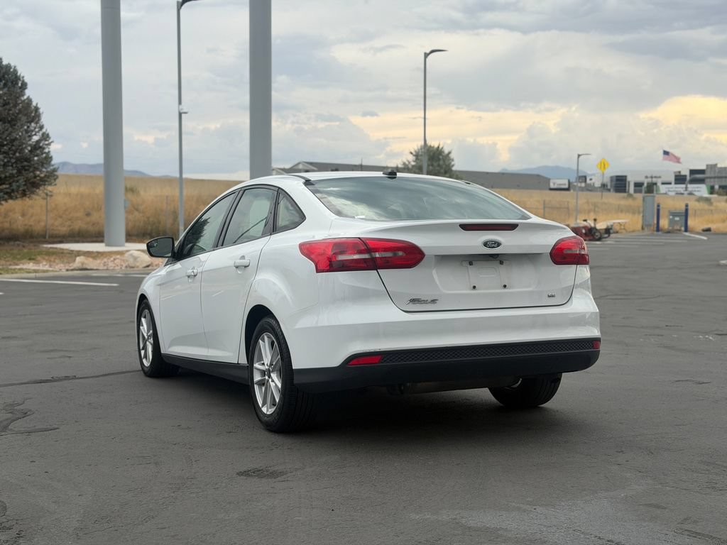 Used 2018 Ford Focus SE FWD image 3