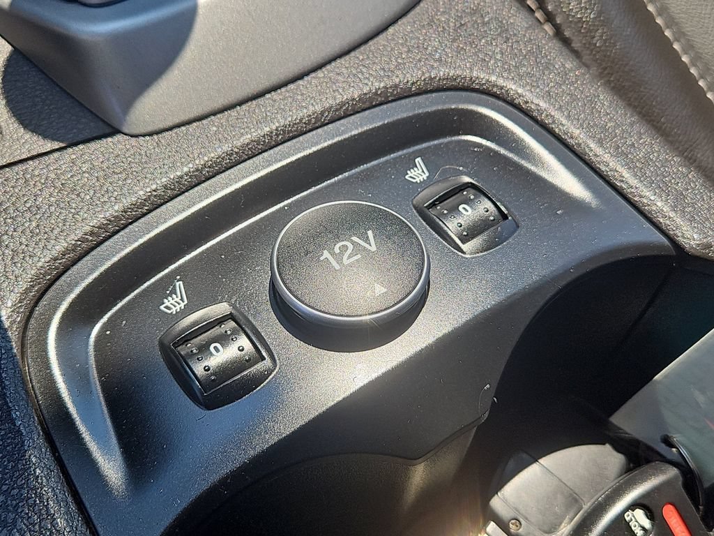 Used 2014 Ford Focus SE w/ Equipment Group 201A FWD image 17