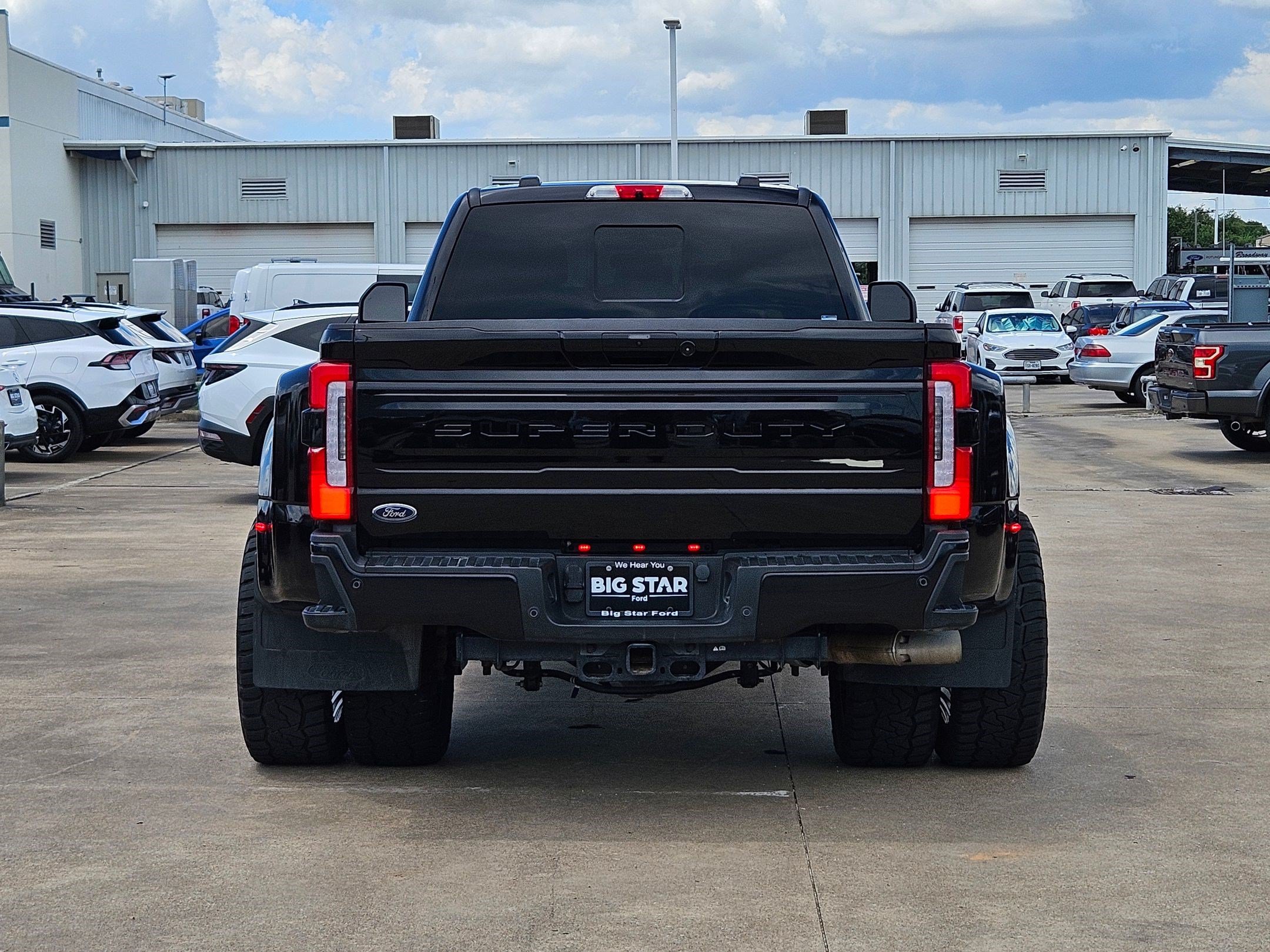 Used 2025 Ford F350 Platinum AWD/4WD image 5