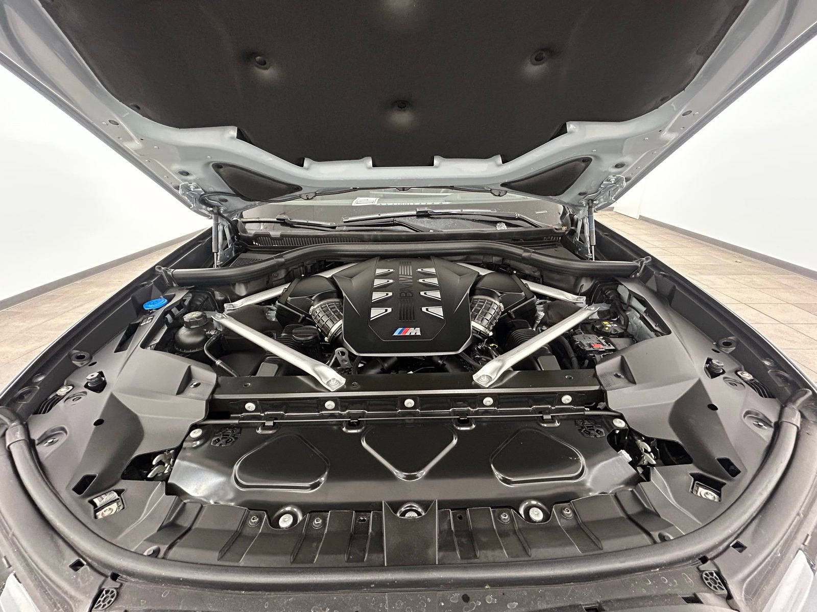 Used 2025 BMW X7 M60i w/ Executive Package image 46