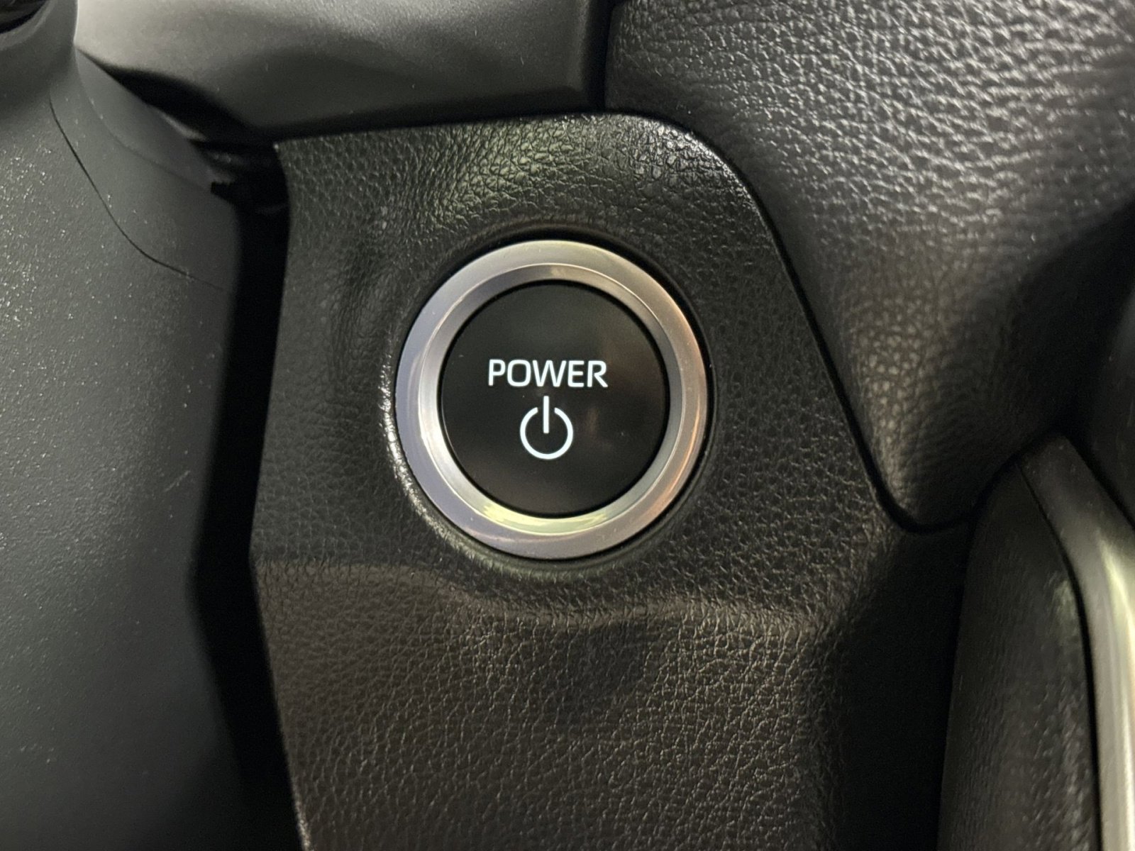 Used 2024 Toyota RAV4 SE image 35