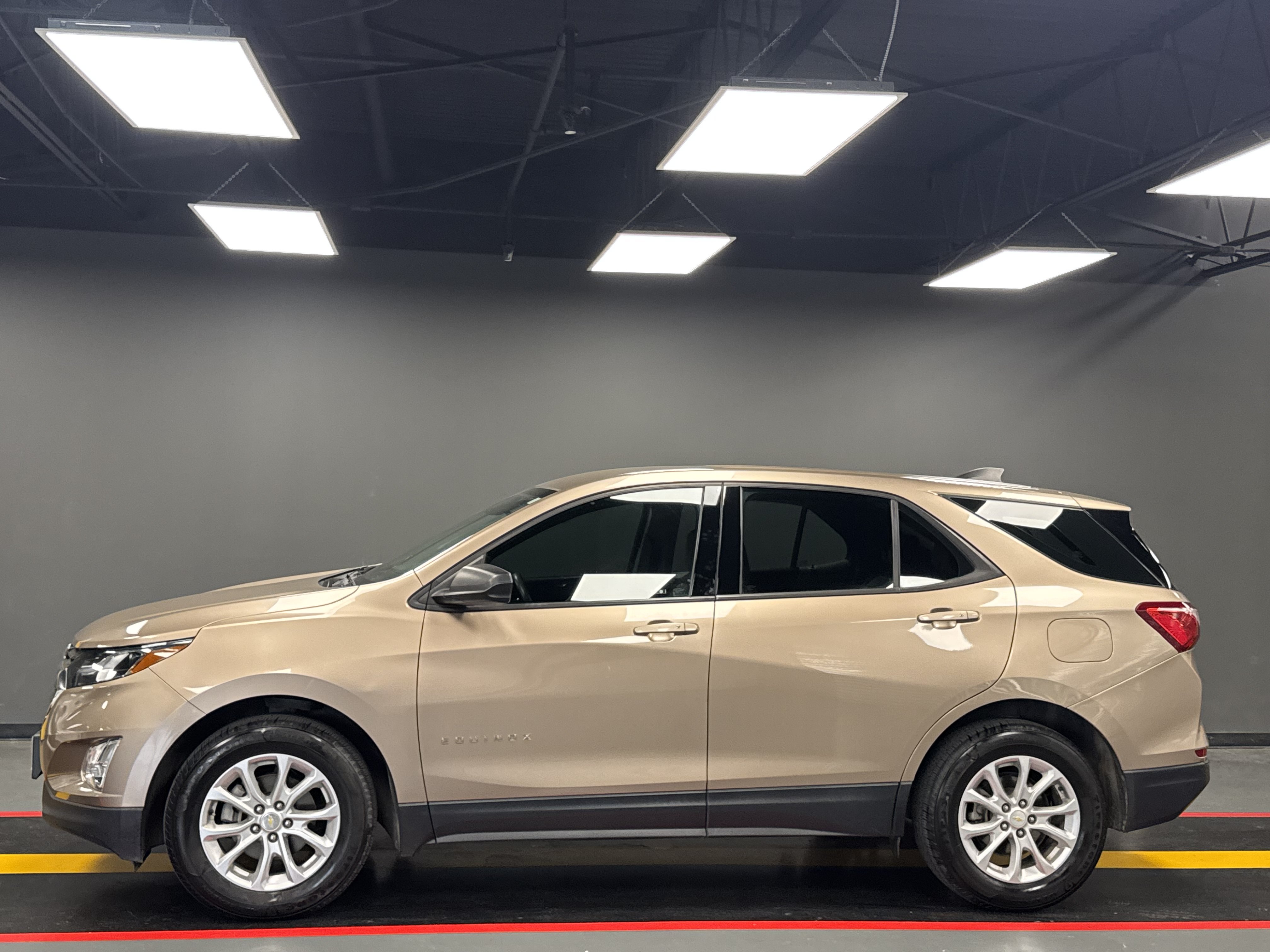 Used 2019 Chevrolet Equinox LS w/ LPO, Floor Liner Package FWD image 3