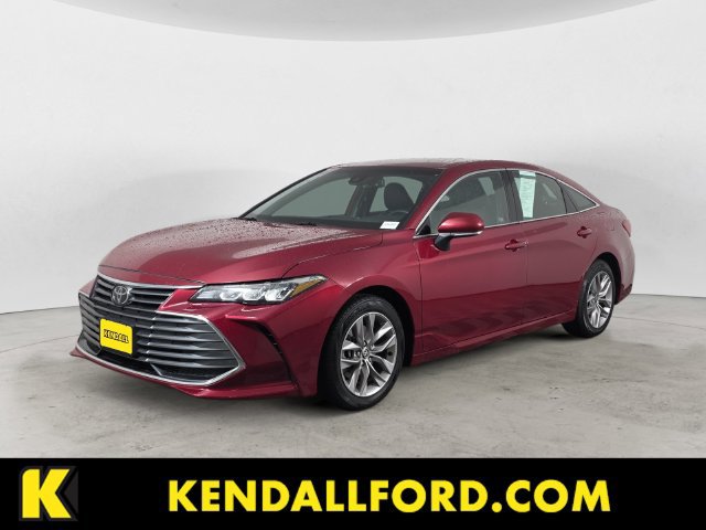 Used 2022 Toyota Avalon XLE FWD image 1