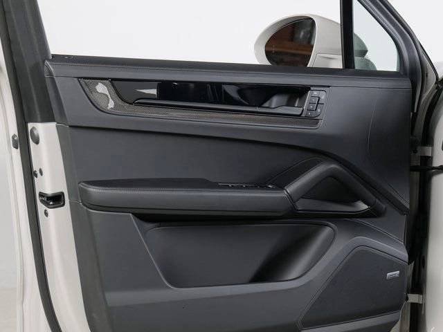 New 2026 Porsche Cayenne GTS AWD/4WD image 27