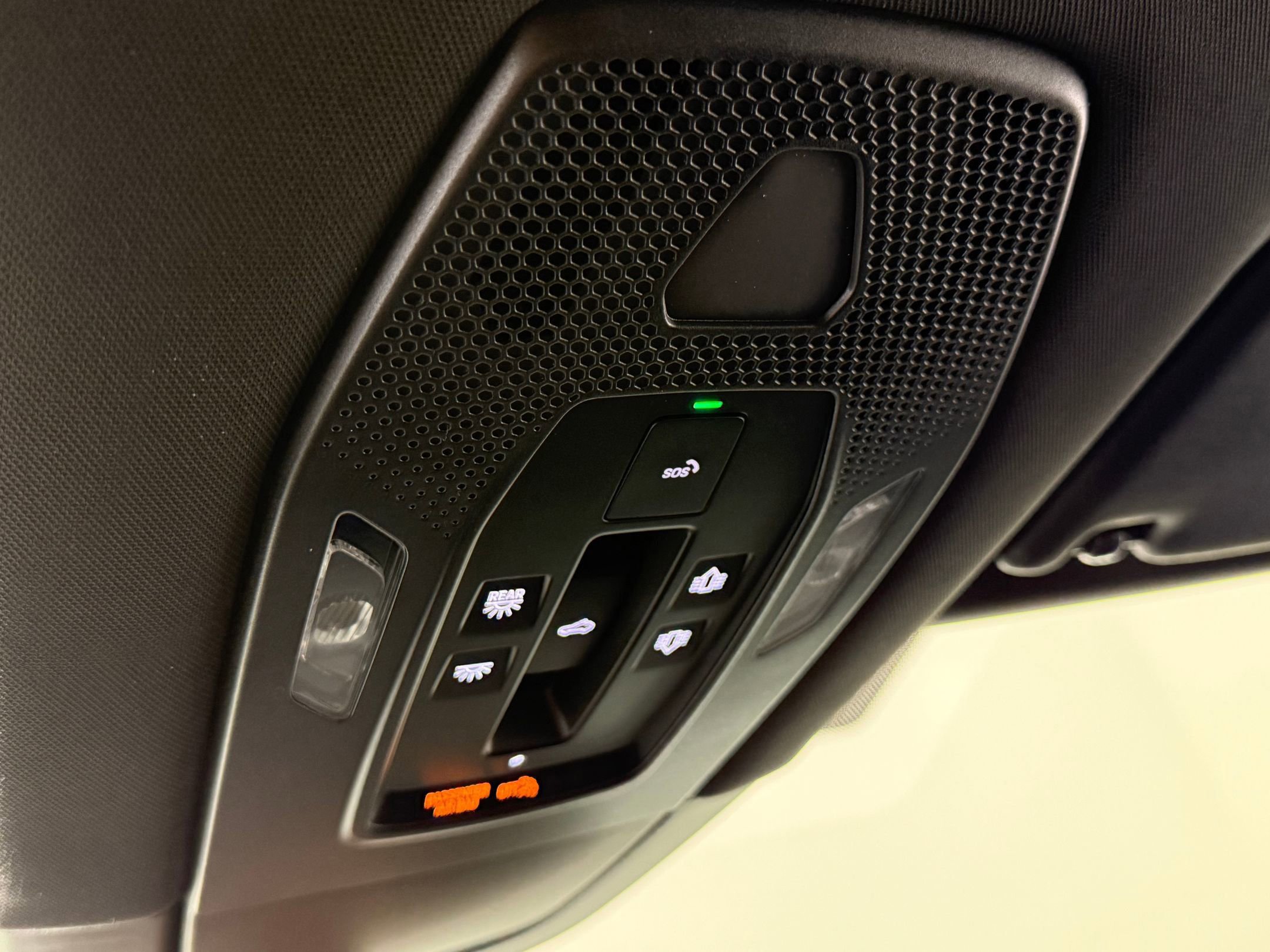 New 2025 Porsche Macan Electric image 22