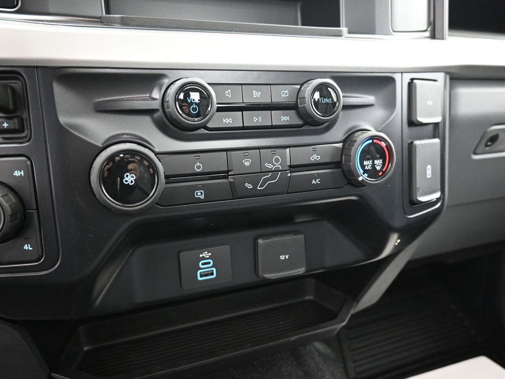 New 2024 Ford F450 XL w/ XL Chrome Package image 14