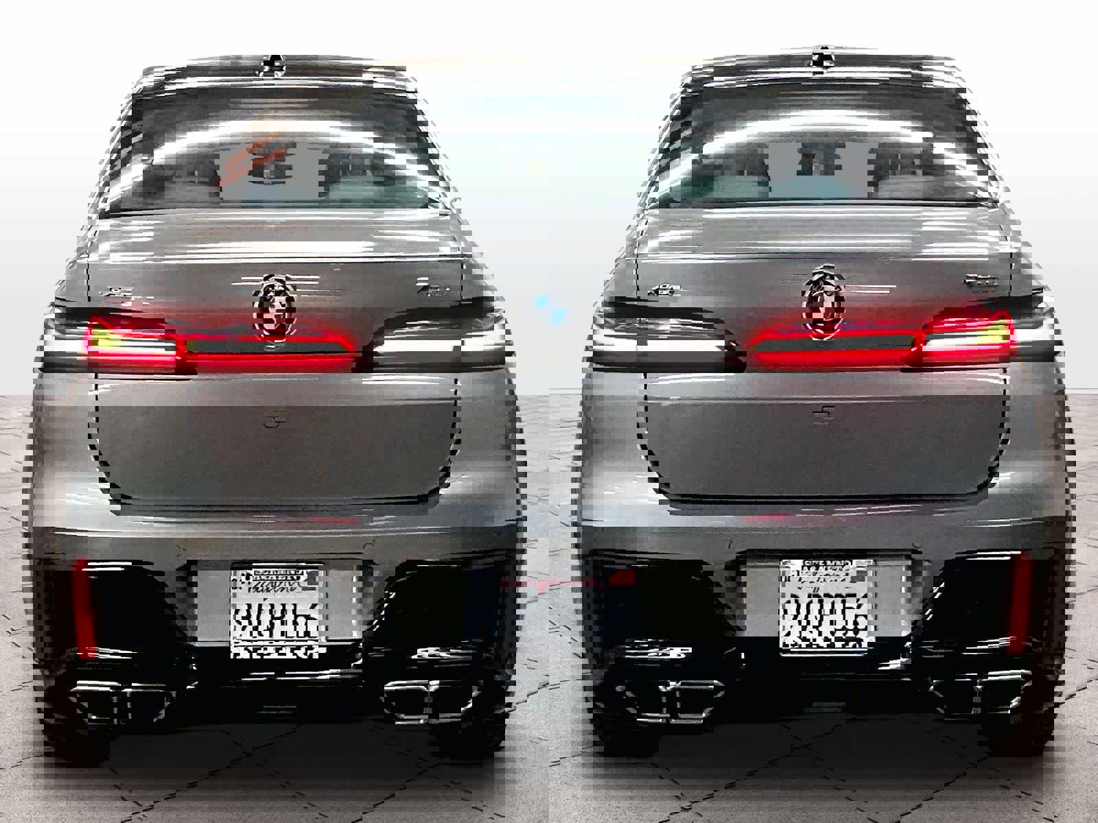 Certified 2025 BMW 760i xDrive 760i xDrive image 7