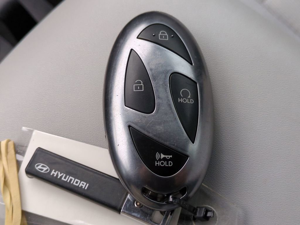 Certified 2025 Hyundai Kona SE image 27