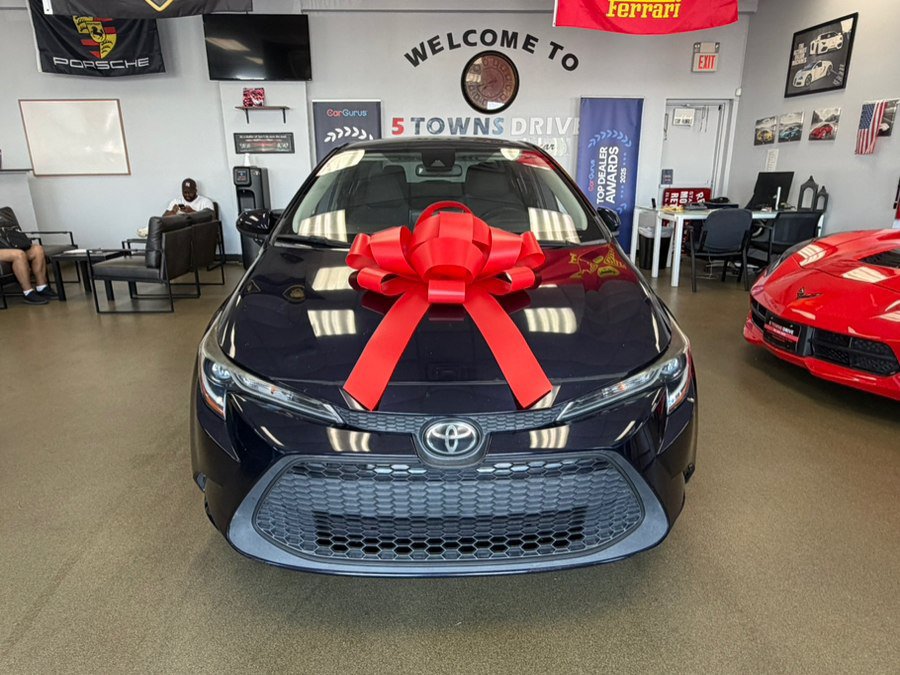 Used 2021 Toyota Corolla LE FWD image 3