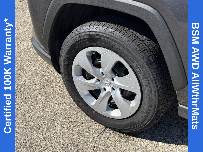 Used 2025 Toyota RAV4 LE AWD/4WD image 10