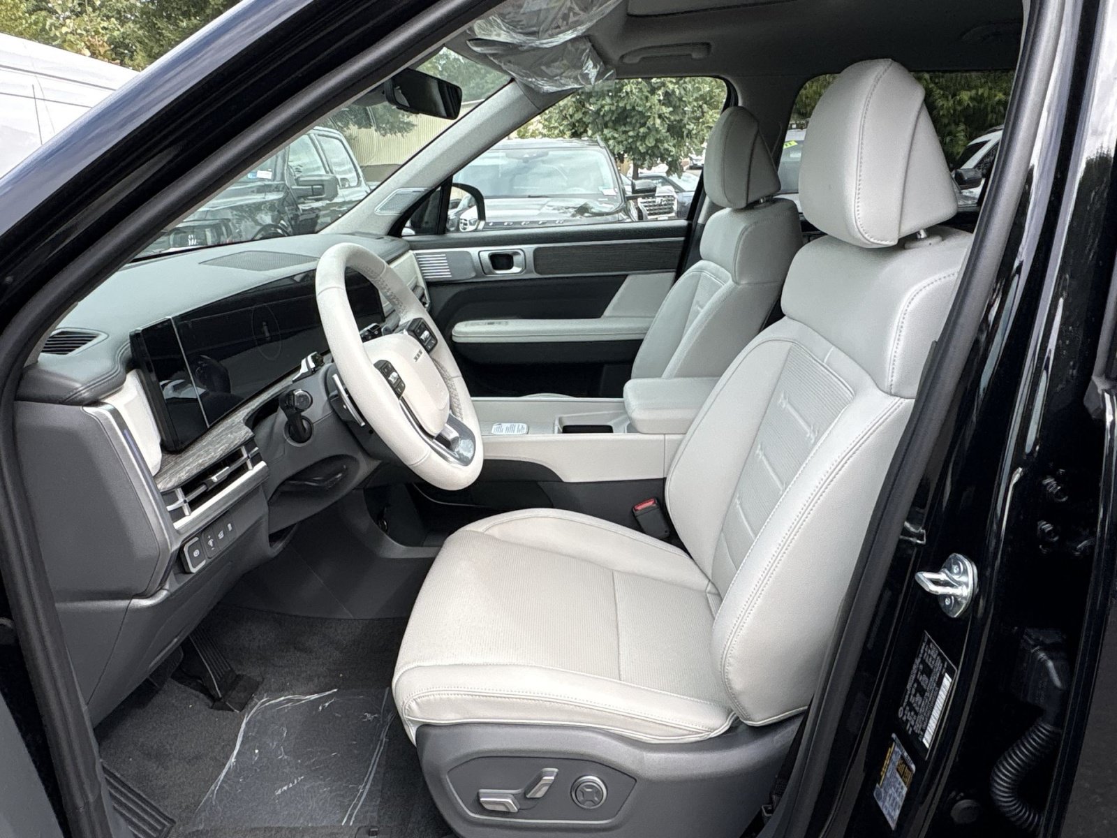 New 2027 Hyundai Santa Fe Limited FWD image 13