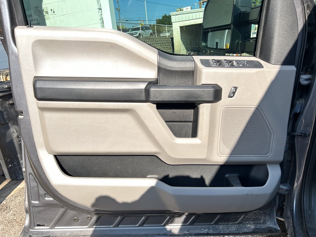 Used 2021 Ford F250 XL w/ STX Appearance Package RWD image 9