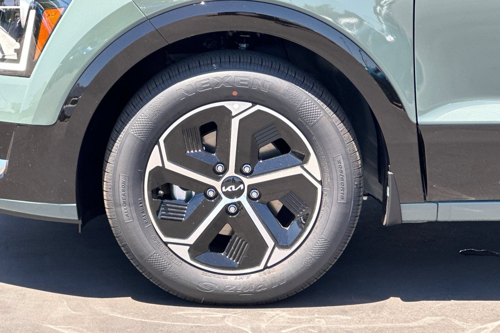 New 2026 Kia Niro FWD image 26