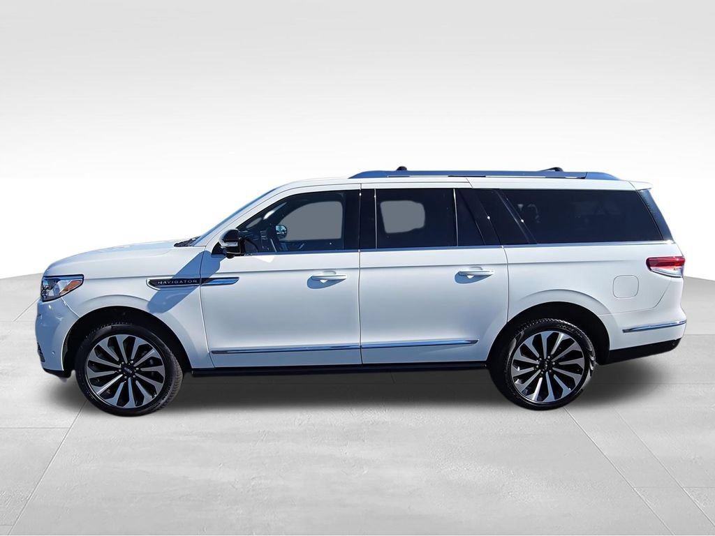 Used 2024 Lincoln Navigator L Reserve AWD/4WD image 5