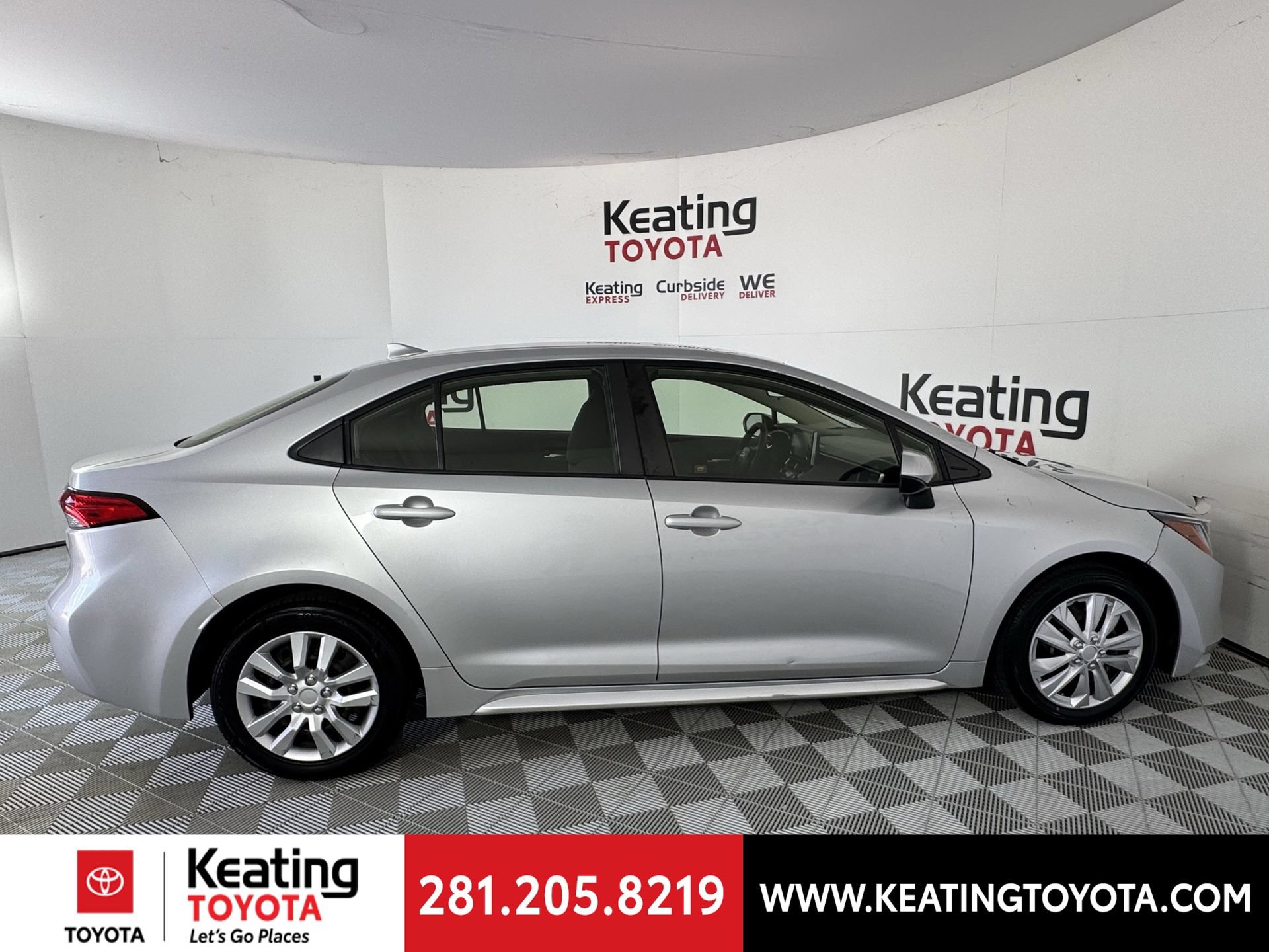 Used 2020 Toyota Corolla LE FWD image 4