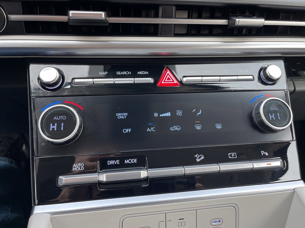 Certified 2026 Hyundai Santa Fe SE image 11