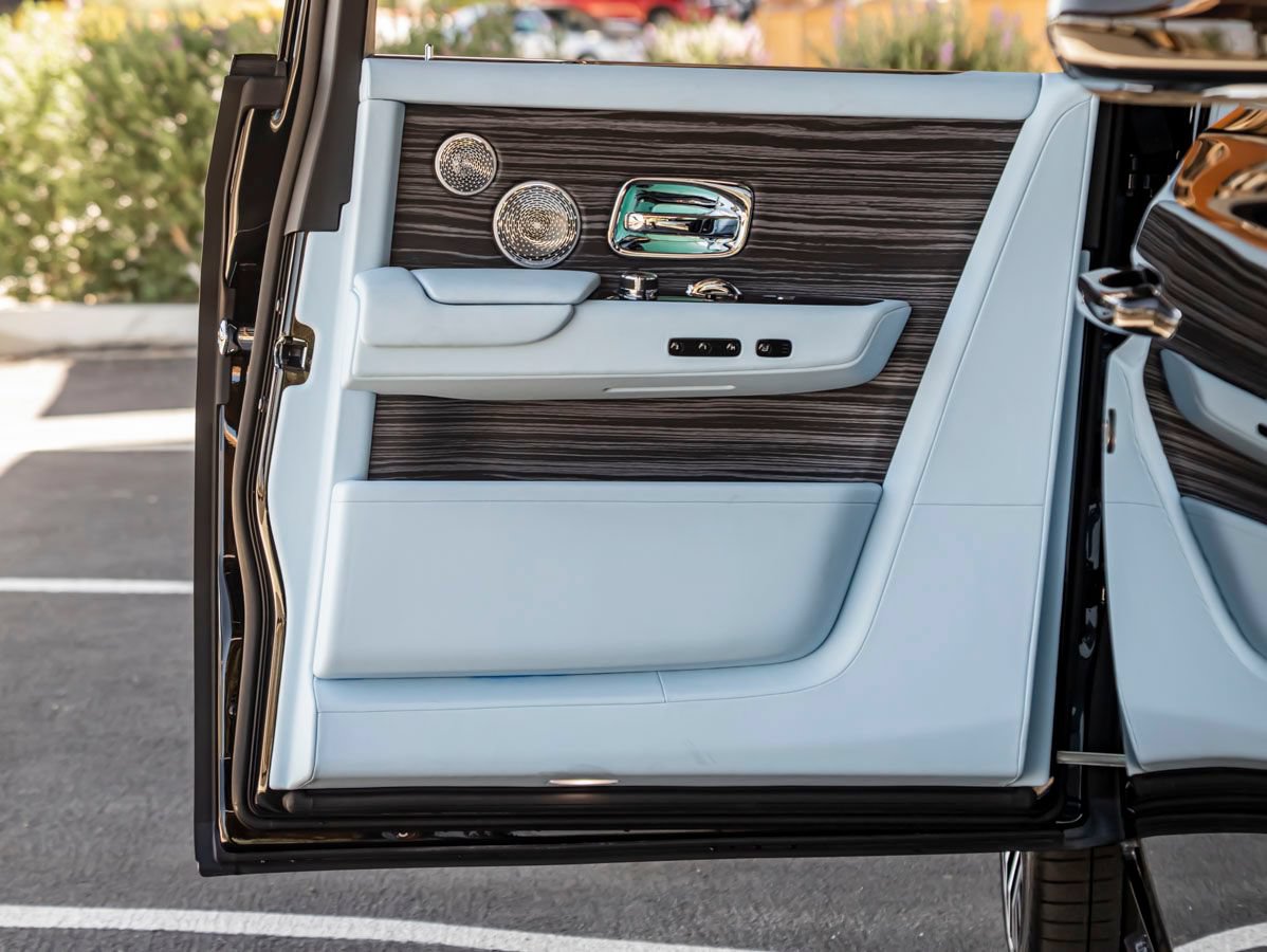 Used 2023 Rolls-Royce Phantom Sedan w/ The Phantom Package RWD image 33