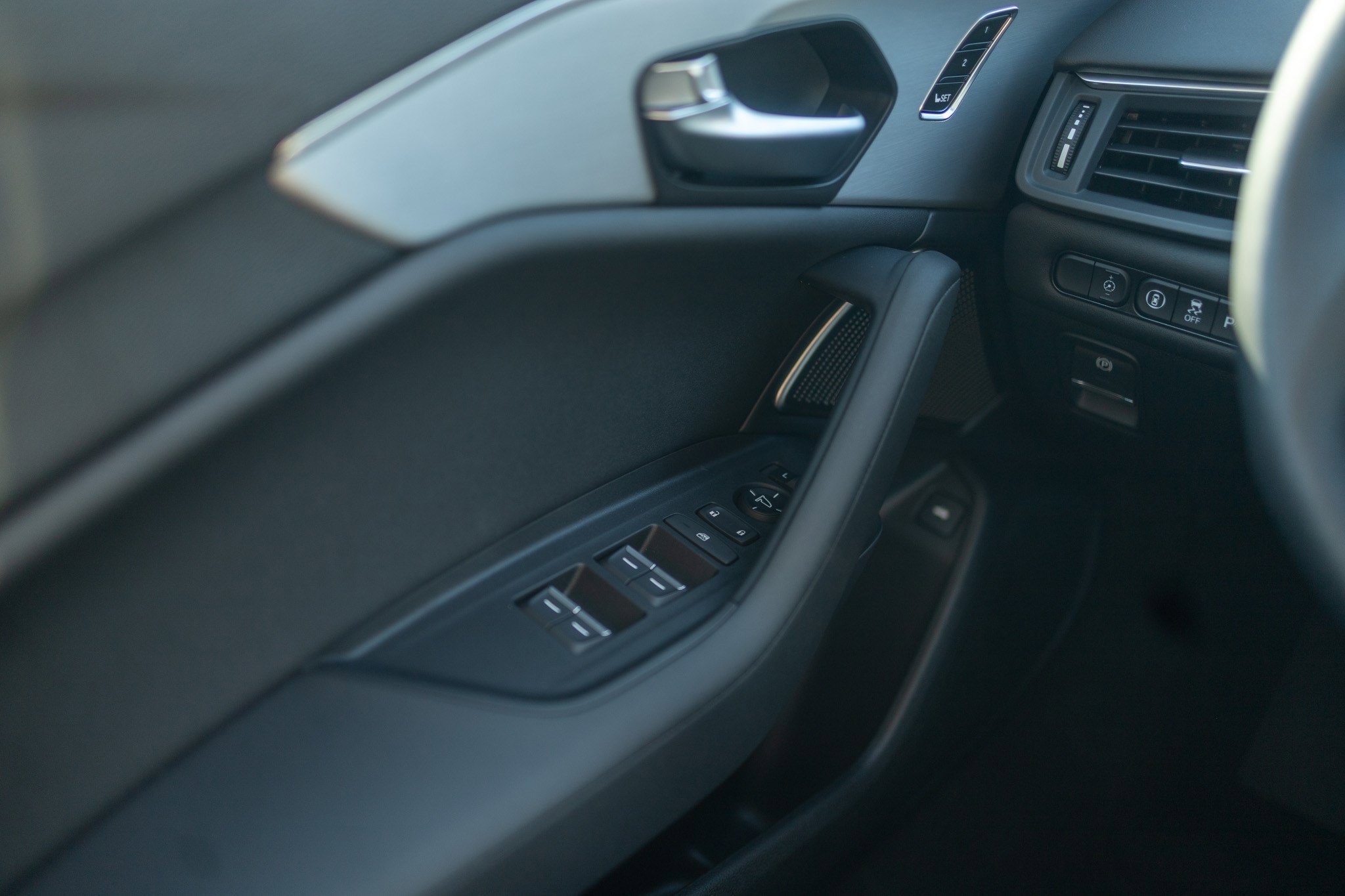 New 2025 Acura TLX w/ Technology Package image 16