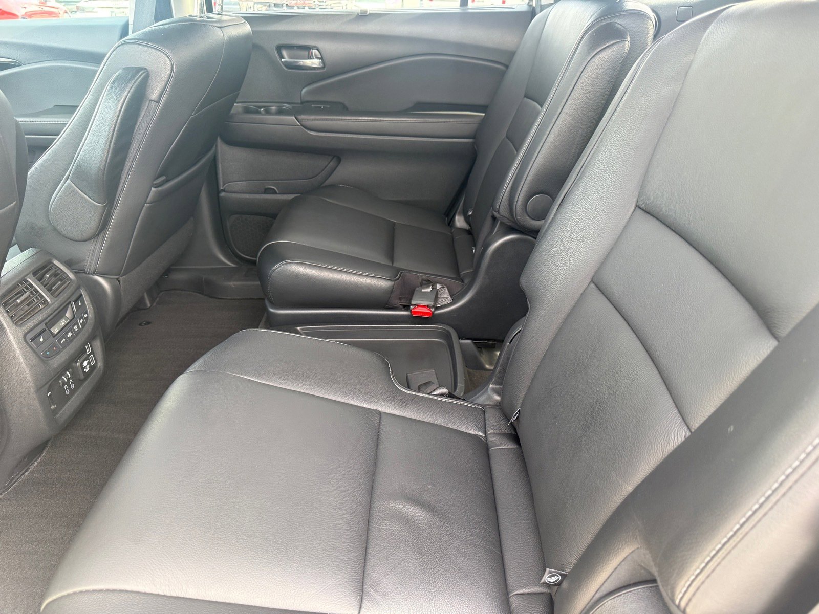 Used 2019 Honda Pilot Touring image 27