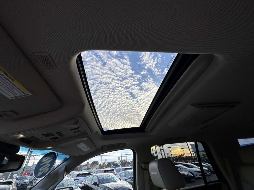 Used 2018 GMC Yukon Denali w/ Denali Ultimate Package image 26