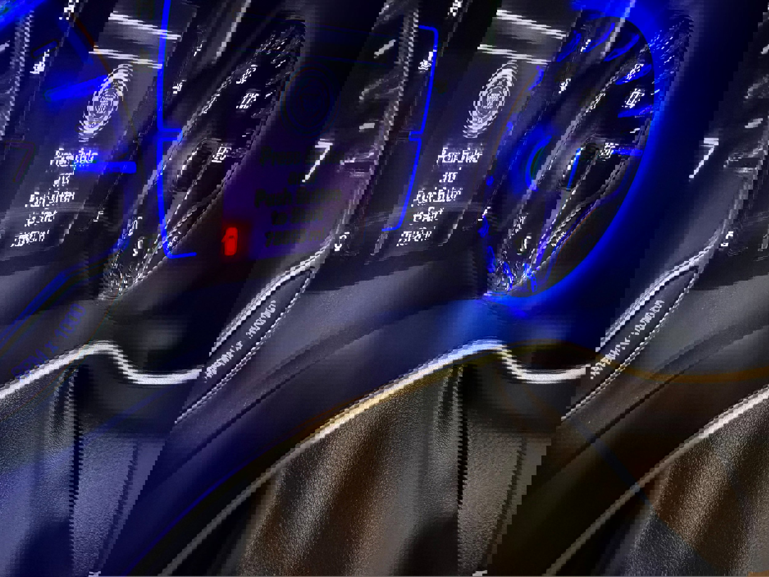 Used 2024 Chrysler Voyager LX image 6