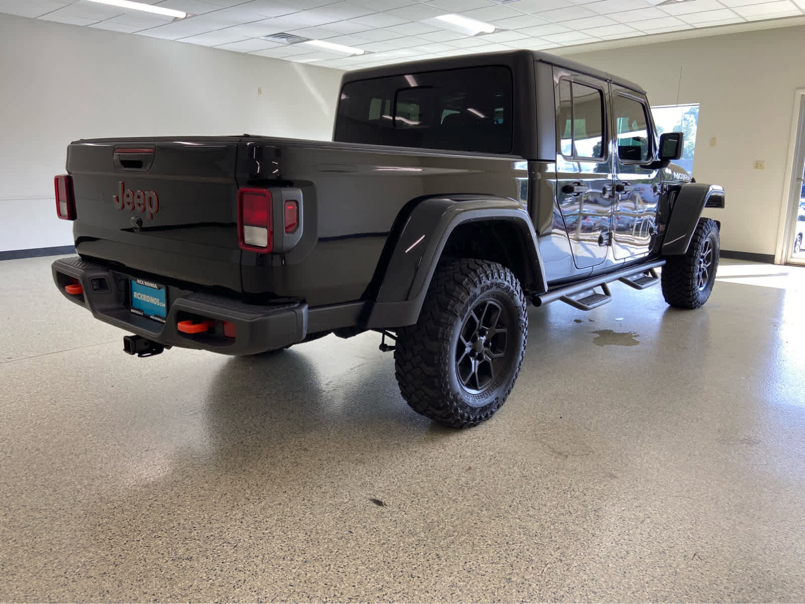 Used 2023 Jeep Gladiator Mojave w/ Cold Weather Group image 6