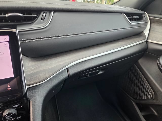 Certified 2025 Jeep Grand Cherokee Limited w/ Black Appearance Package RWD image 24