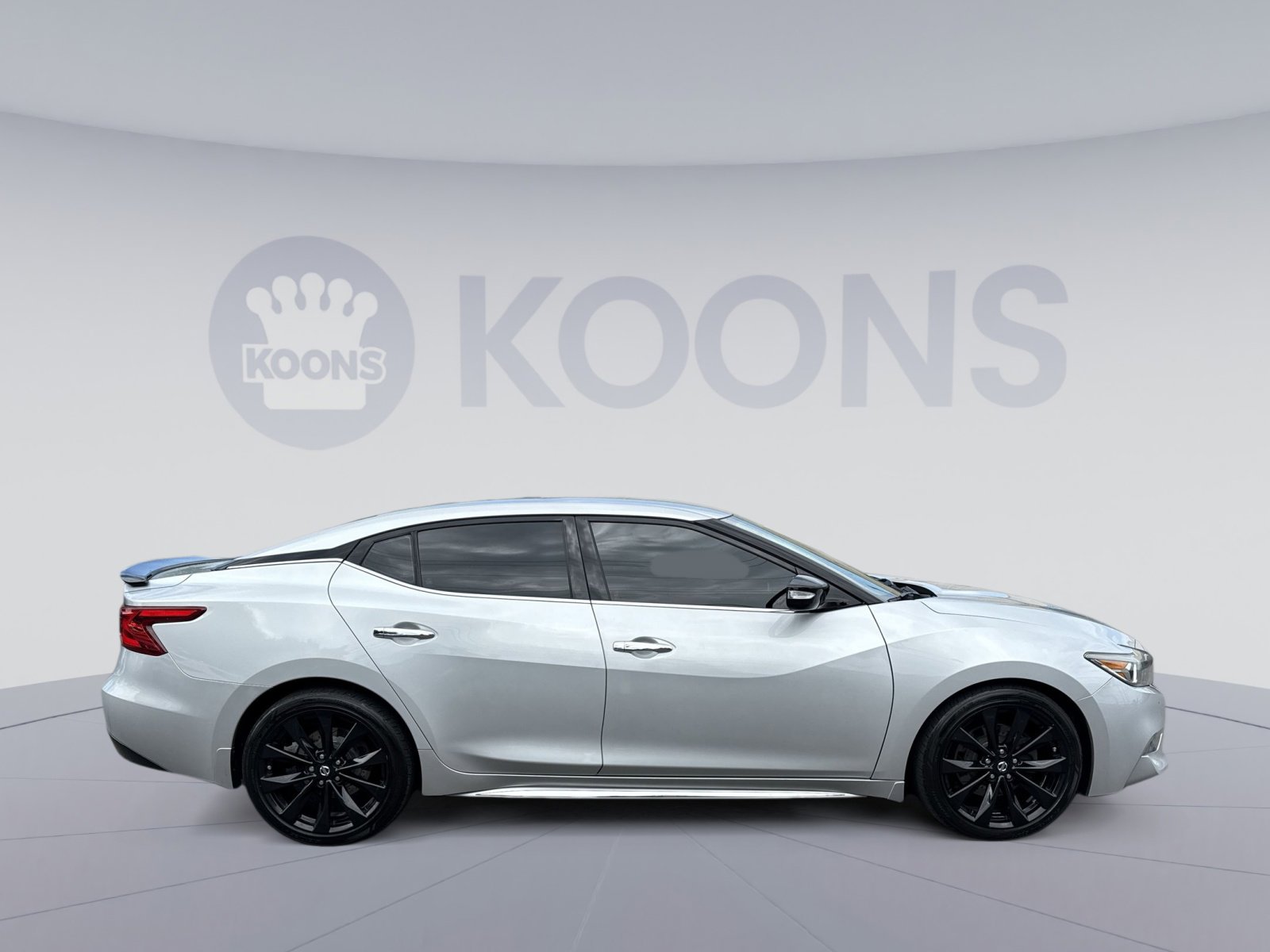 Used 2017 Nissan Maxima SR w/ Midnight Edition FWD image 8