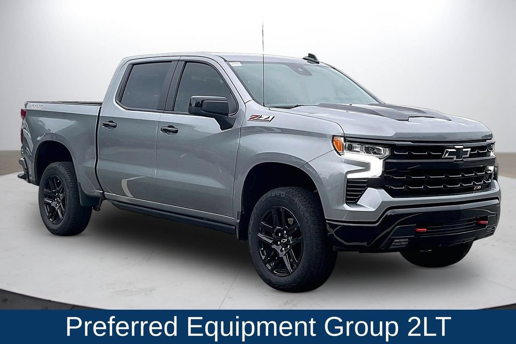 Used 2025 Chevrolet Silverado 1500 LT Trail Boss w/ Convenience Package II AWD/4WD image 2