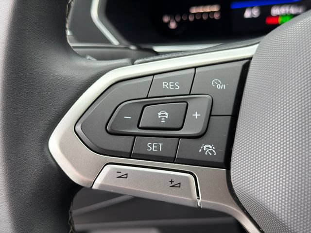 Used 2022 Volkswagen Tiguan SE w/ Panoramic Sunroof Package FWD image 25