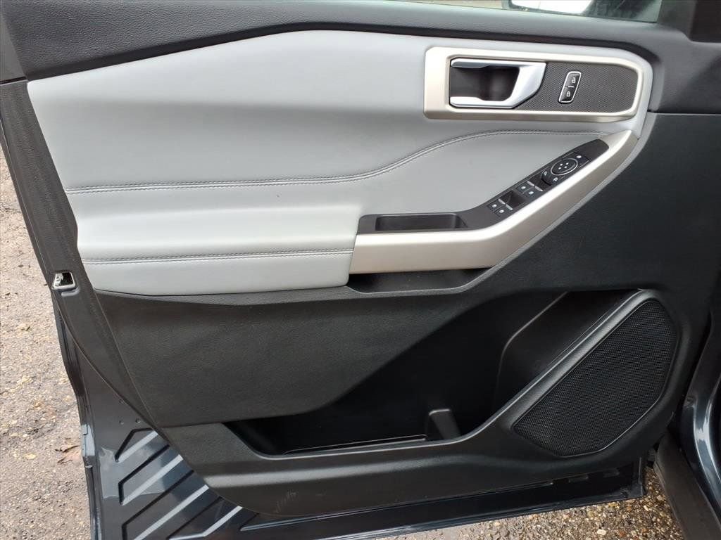 Used 2023 Ford Explorer XLT w/ Equipment Group 202A image 15
