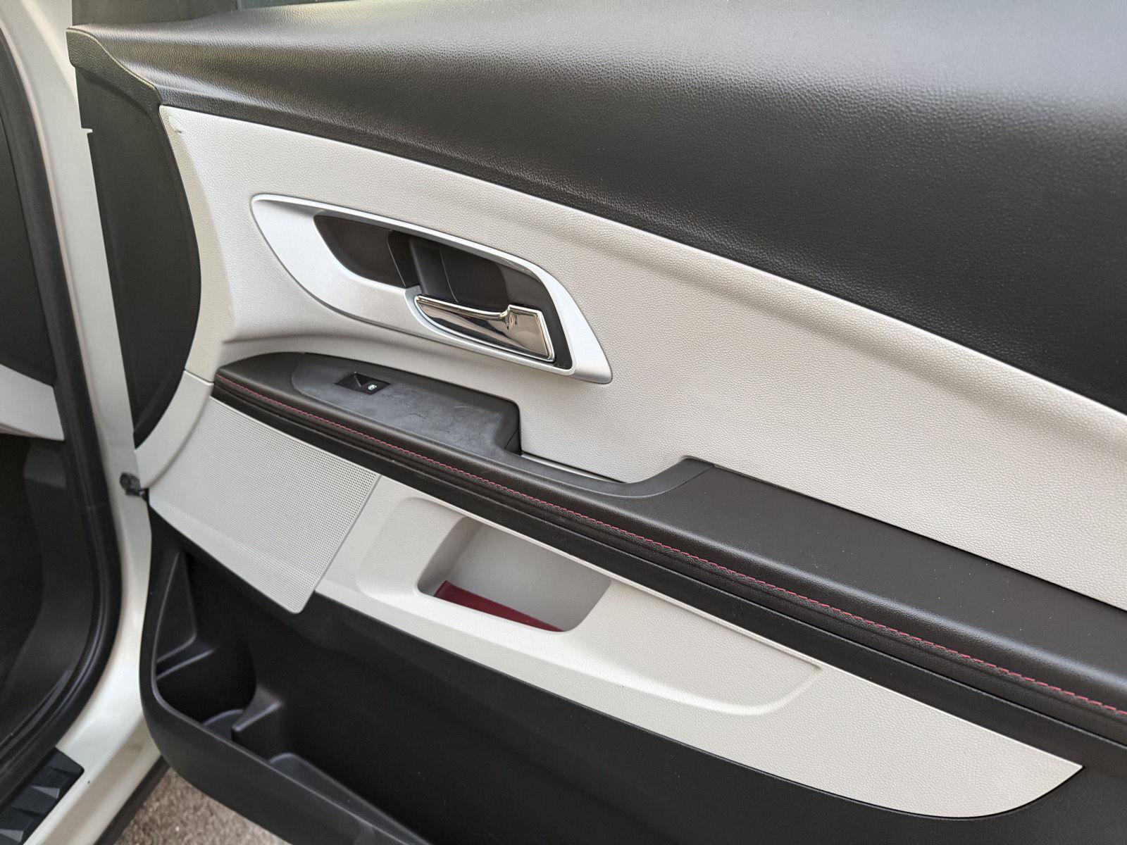 Used 2011 Chevrolet Equinox LT w/ Driver Convenience Package image 25