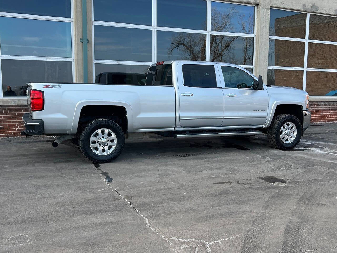 Used 2015 Chevrolet Silverado 3500 LTZ image 37